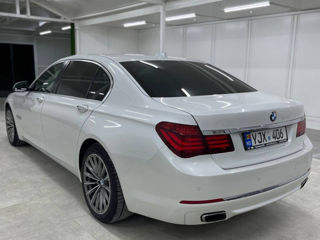 BMW 7 Series foto 3