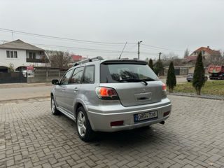 Mitsubishi Outlander foto 3