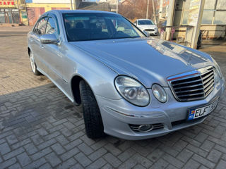 Mercedes E-Class foto 8