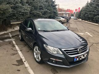 Volkswagen Passat CC foto 1