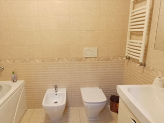 Apartament cu 2 camere, 76 m², Buiucani, Chișinău foto 9