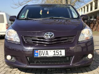 Toyota Verso foto 2