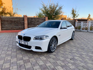 BMW 5 Series foto 2