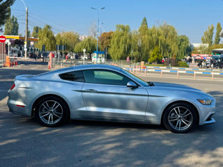 Ford Mustang foto 5