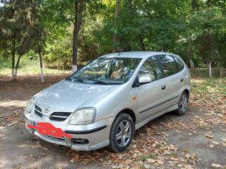 Nissan Almera Tino foto 2