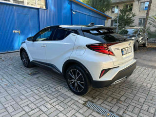 Toyota C-HR foto 4