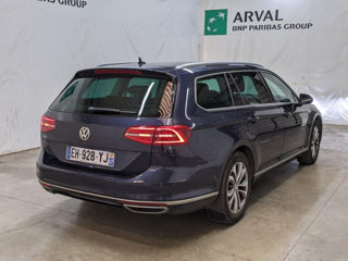 Volkswagen Passat foto 3