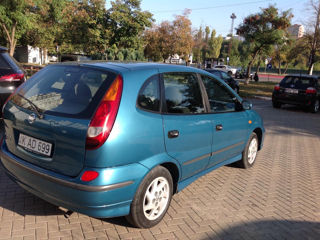 Nissan Almera Tino foto 4