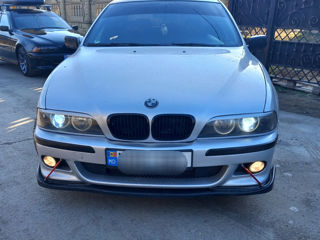 BMW 5 Series foto 4