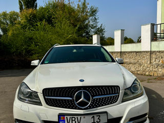 Mercedes C-Class foto 2