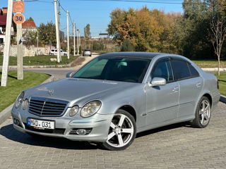 Mercedes E-Class foto 1