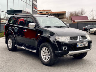 Mitsubishi Pajero Sport foto 2