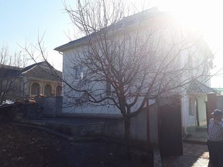 Casa  noua 2 nivele +mansarda, reparatie euro ,toate comunicatiile sau schimb pe apartament la buiuc foto 2