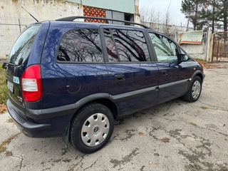 Opel Zafira foto 4