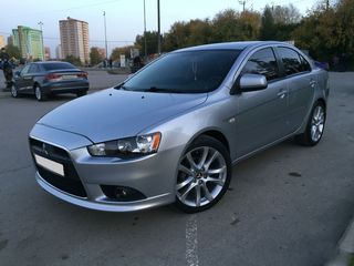 Mitsubishi Lancer foto 1