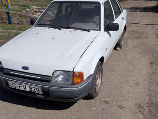 Ford Escort foto 9