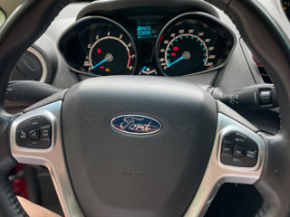 Ford Fiesta foto 5