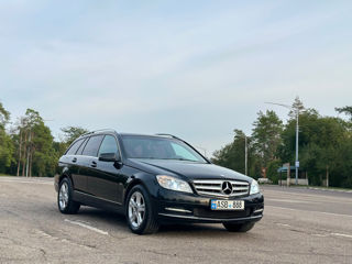 Mercedes C-Class foto 1