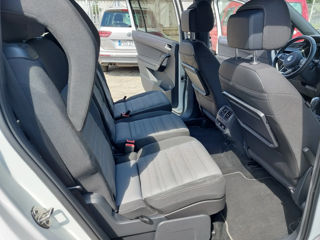 Volkswagen Touran foto 11