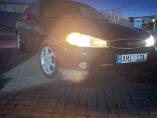 Ford Mondeo foto 7