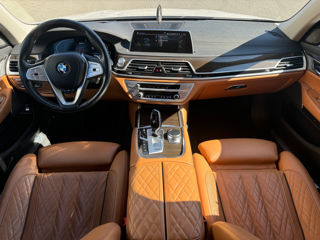 BMW 7 Series foto 4