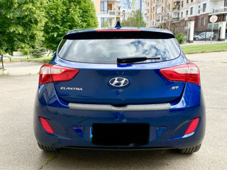 Hyundai Elantra foto 3