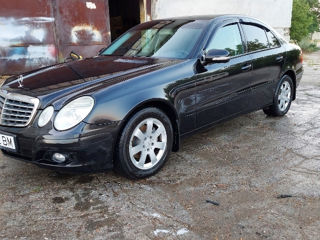 Mercedes E-Class foto 2