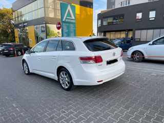 Toyota Avensis foto 3