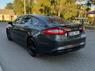 Ford Fusion foto 3