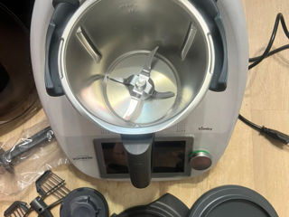 Se vinde Thermomix TM6-1! Este nou nu lam folosit nici odata are si manual cu retete. foto 2