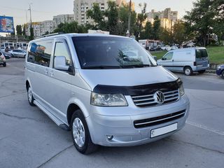 Volkswagen Caravelle foto 2