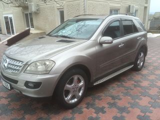 Mercedes ML Class foto 3