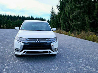 Mitsubishi Outlander foto 2