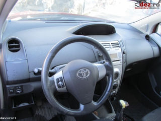 Torpeda Toyota Yaris 2006 plansa bord