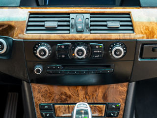 BMW 5 Series foto 8