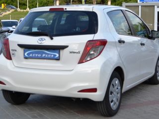 Toyota Yaris foto 2