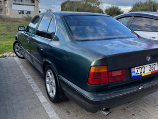 BMW 5 Series foto 2