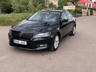 Skoda Superb foto 2