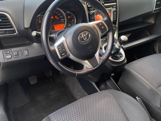 Toyota Verso-S foto 5