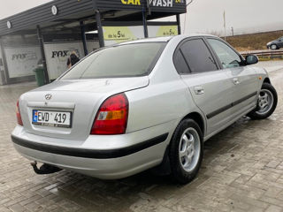 Hyundai Elantra foto 3