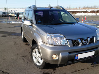 Nissan X-Trail foto 1