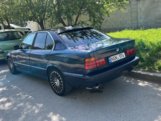 BMW 5 Series foto 1