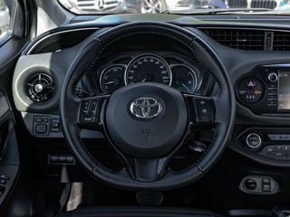 Toyota Yaris foto 10