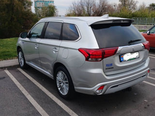 Mitsubishi Outlander foto 3