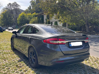 Ford Fusion foto 4