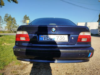 BMW 5 Series foto 6