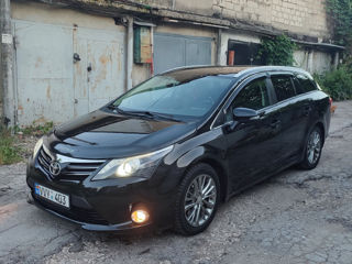 Toyota Avensis foto 2