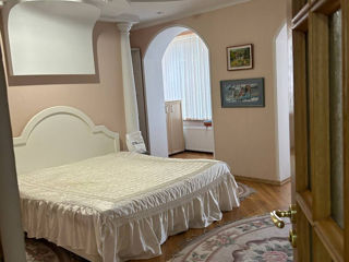 Apartament cu 3 camere, 142 m², Centru, Chișinău