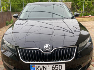 Skoda Superb foto 1