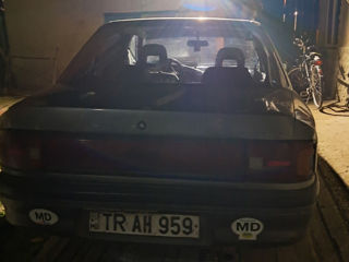 Mazda 323 foto 9